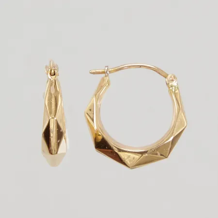 Ett par örhängen Creoler fasettslipade, Ø 15mm, bredd 4mm, 18K Vikt: 1,1 g