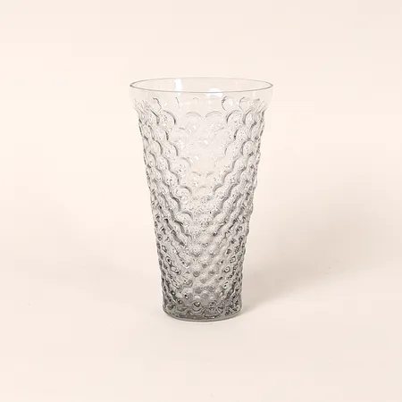 Vas "Birger" Paul Kedelv för Reijmyre höjd 16,5cm, Ø10cm, grått glas, nagg i kant Skickas med paket.