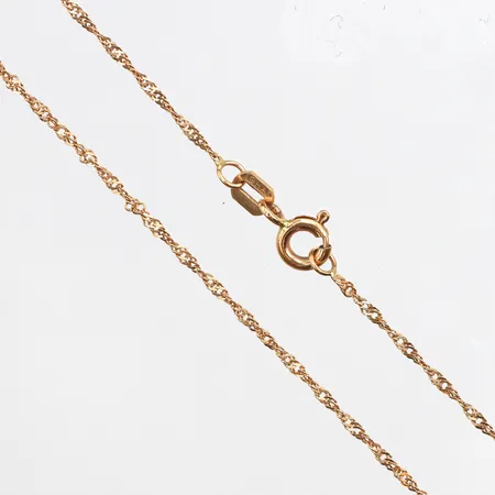 Kedja singapore, längd ca 42cm, bredd ca 1,1mm, 18K. Vikt: 1,2 g