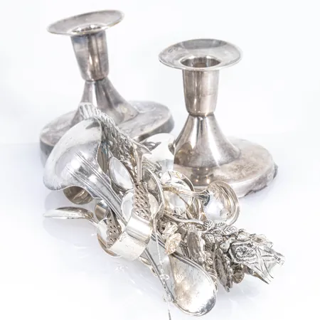 Diverse silver 830/1000 gravyrer bruttovikt 509g nettovikt ca 440g.