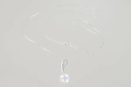 Halskedja med pärla/stenar längd 41 cm, stenar saknas silver Vikt: 2,8 g