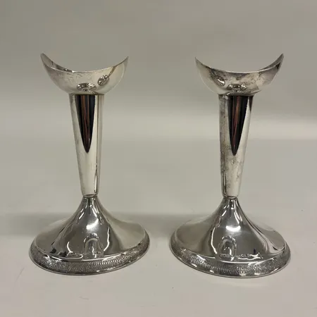 Ett par ljusstakar, höjd 13cm, GAB år 1963, fyllda bottnar, 830/1000 silver. Bruttovikt 312,3g Vikt: 312,3 g