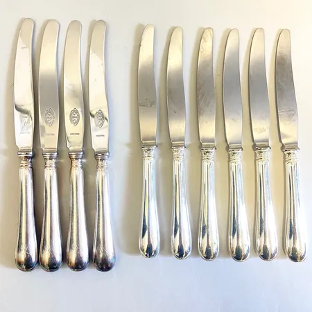 10 Matknivar olika längder 21-22cm blad i rostfritt stål 830/1000 bruttovikt: 644,4g