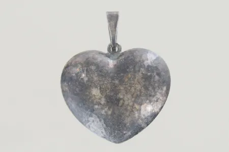 Hänge hjärta längd 4 cm bredd 3,5 cm, silver 925/1000 Vikt: 8,4 g