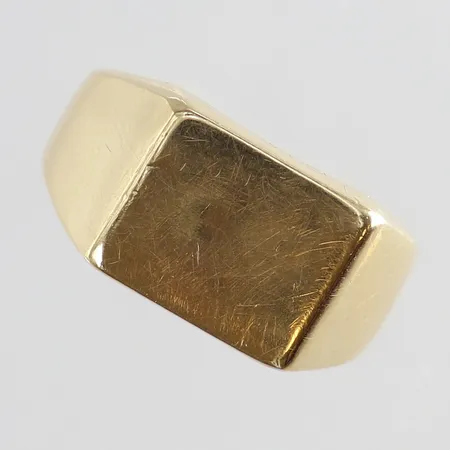 Klackring stl:19 bredd 4,2-10,5mm ihålig bucklig 14K. Vikt: 3,2 g