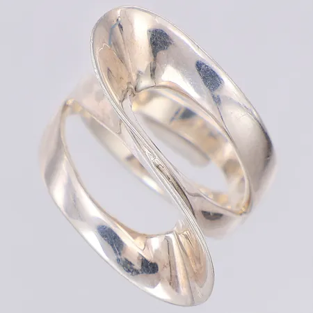 Ring stl:16¾, silver 925/1000 Vikt: 5,2 g
