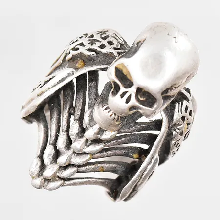 Ring stl:20 skev skena ostämplad silver Vikt: 33,5 g