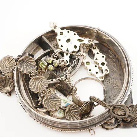 Diverse silversmycken Vikt: 116 g