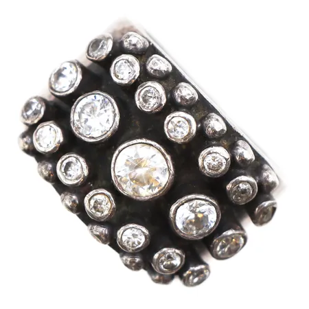 Ring med stenar, stl:19, bredd ca 1cm, 925/1000 silver. Vikt: 16,9 g