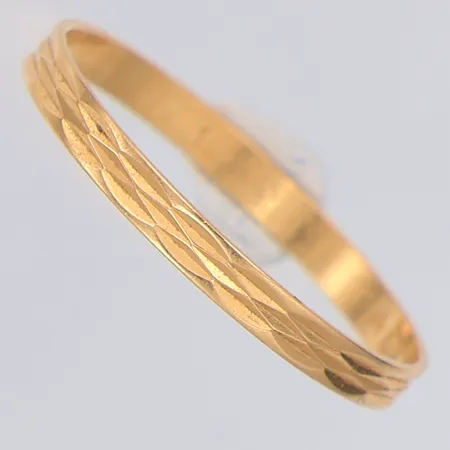 Ring mönstrad stl:18½, gravyr, 18K Vikt: 0,9 g