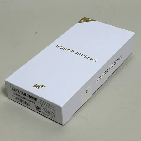 Mobiltelefon Honor 400 smart 5g 4/128GB velvet black, Android, laddarsladd usb till usb c, kvitto 2026-01-28 nypris 2490kr, fungerar, box