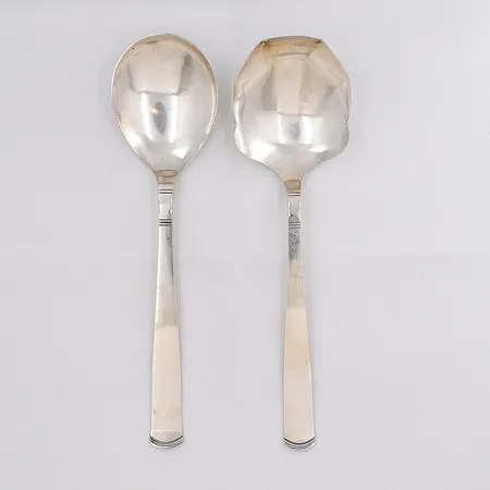 2 Serveringsskedar modell Rosenholm längd 21-21,5cm silver 830/1000 Vikt: 136,4 g