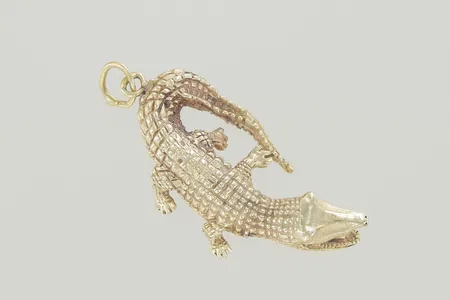 Hänge Krokodil längd 3 cm bredd 5,5 mm, 14K  Vikt: 4,6 g