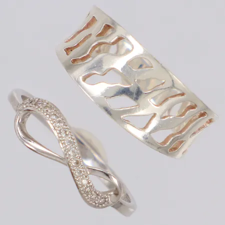 2 Ringar stl:18, 925/1000 silver Vikt: 3,9 g