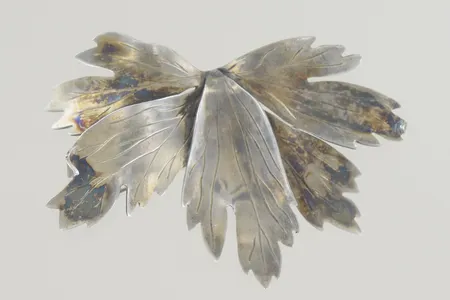 Brosch av formgivaren Gertrud Engel 50-tal, höjd 4 cm bredd 5,5 cm, silver 925/1000 Vikt: 12,2 g