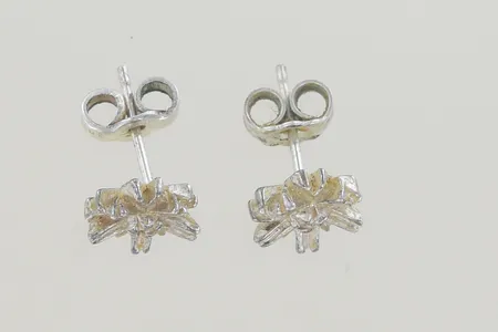 Ett par örhängen bredd 7 mm, silver  Vikt: 1,8 g