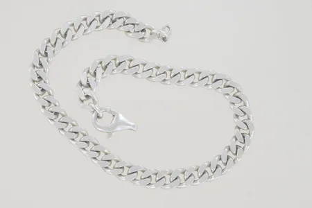 Armband pansar längd 21 cm bredd 5 mm, defekt lås silver 925/1000 Vikt: 15 g