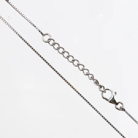 Kedja Venezia, längd ca 45cm, bredd ca 0,75mm, 925/1000 silver. Vikt: 2,1 g