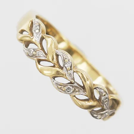 Ring med åttkantsslipade diamanter 6 x ca 0,005ct, stl: 16¾, tillverkad av GHA / Guldfynd AB, 18K guld Vikt: 2,4 g