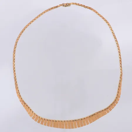 Collier halvstelt doserat längd 45cm bredd 2,5-11,6mm, kattfot, 18K Vikt: 27,2 g