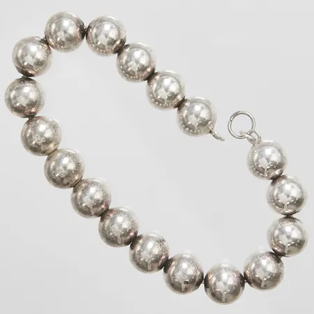 Armband defekt, längd: ca.19cm, kulor Ø10mm, saknar lås, ostämplat, silver 925/1000 Vikt: 32,5 g