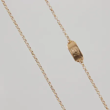Kedja tunn ärtlänk 63cm, bredd 2mm, kistlås, gravyr, 18K Vikt: 7,4 g