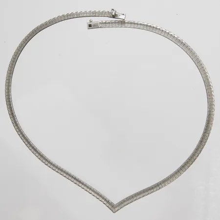 Collier halvstelt längd: 39,5cm, bredd: 4,5mm, silver 925/1000 Vikt: 18 g