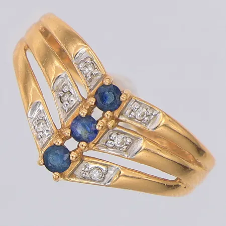 Ring safirer & diamanter 6 x ca 0,005ct stl:16¼ Guldfynd, gravyr, 18K Vikt: 1,8 g