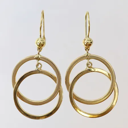 Örhängen rörliga ringar längd 53mm bredd 25mm 18K Vikt: 6,4 g