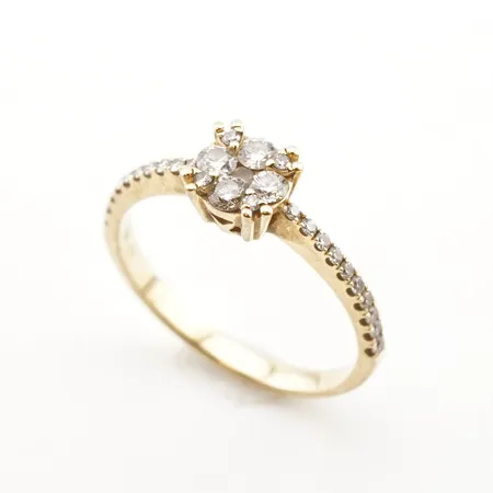 Ring m diamanter, stl 16(50), bredd 5,5mm, 18k Vikt: 2 g