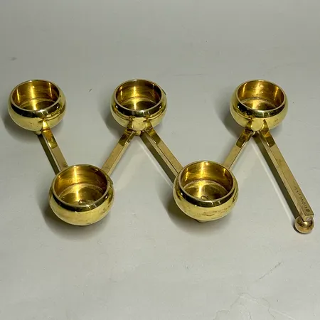 Ljusstake Klong Constella design Eva Schildt för 5 ljus mässing, 16-64cm vikbar, märkt "Klong schildt", fläckar, vaxrester, bruksslitage