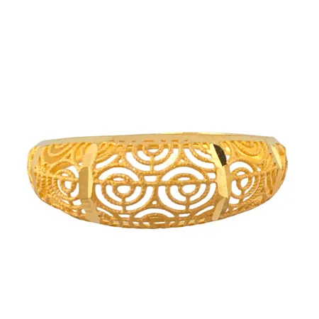 Ring i 21K guld, stl:17¼ mm, bredd 1,3-6,3 mm, fint skick Vikt: 1,3 g