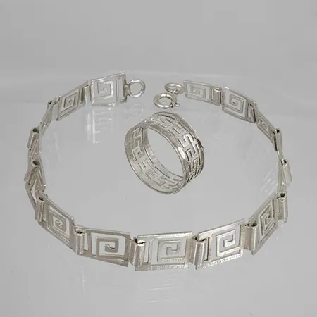 Diverse silversmycken 925/1000, mindre ojämnheter Vikt: 9,2 g