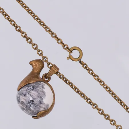 Collier Ripa Design Kimmo Virkkunen för Kalevala Koru Finland, kedja längd 74cm bredd 2,6mm, brons med vit och grå keramik