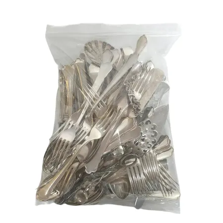 Parti silverbestick 830/1000, knivar med blad i rostfritt stål, 1185g, övriga bestick 1920g 