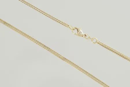 Halskedja längd 70 cm bredd 2,5 mm, små ojämn på vissa ställen, 18K   Vikt: 19,5 g