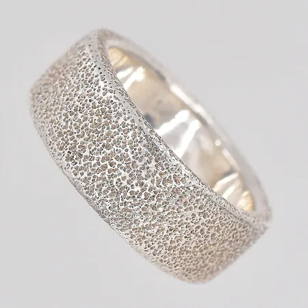 Ring stl:18¼ bredd 8,2mm silver 925/1000 Vikt: 11,3 g