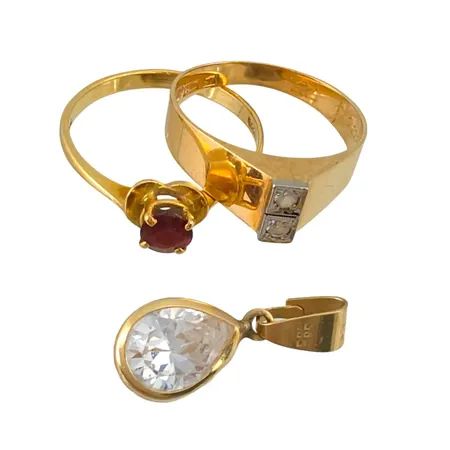 Diverse smycken, 14K guld - bruttovikt 0,9g, 18K guld - bruttovikt 4,1g, slitage