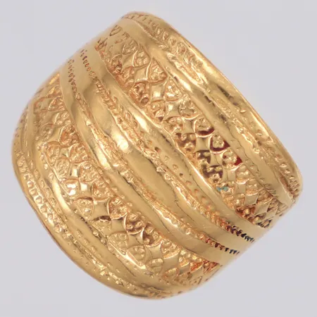 Vikingaring stl: 18¾, bredd 18,8mm, Bengt Hallberg Köping, 18K  Vikt: 7,7 g
