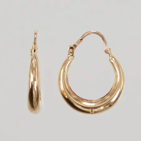 Ett par örhängen creoler ca 18mm, bredd 3,4mm, 18K Vikt: 1,6 g