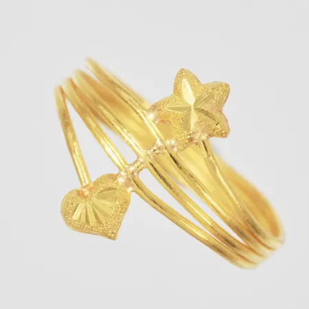 Ring med mönsterdekor Thaiguld ½ Slung, stl: 19½, stämplad 96,5% för 23,16K guld Vikt: 1,9 g