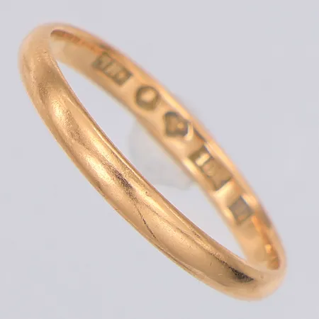 Ring slät stl:19¾ Hermansson AB Harry, 18K Vikt: 2,7 g