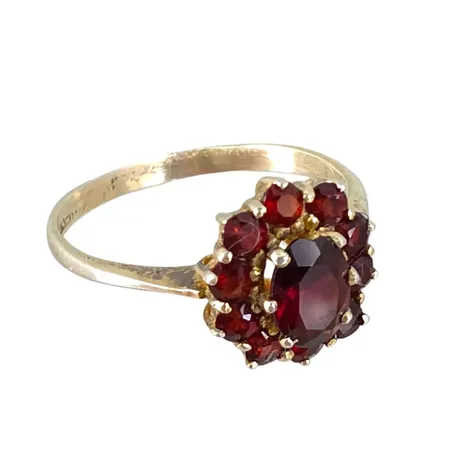 Vintage Ring förgyllt silver 835/1000 Granater, stl:19,0 mm, bredd 2-12 mm, tillverkarstämpel, något svag förgyllning, stenar utan anmärkning, fint skick för övrigt  Vikt: 2,4 g