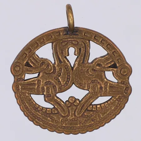 Hänge Kalevala Koru Finland Paradisfåglar längd 34mm bredd 31mm, brons