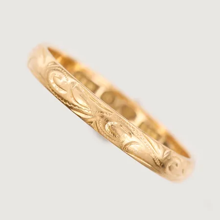 Ring med mönsterdekor, gravyr, stl: 19, 18K guld Vikt: 2,7 g