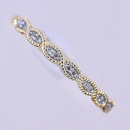 Ring med diamant 0,02ct stl: 17 bredd 1mm vitguld 18K. Vikt: 1,2 g