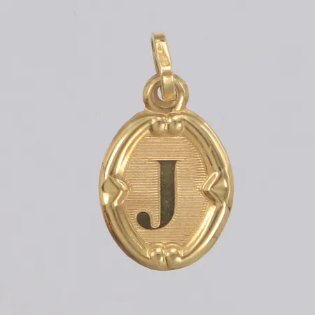Hänge bokstav J, längd 18,7mm, bredd 10,3mm, 18K Vikt: 0,4 g