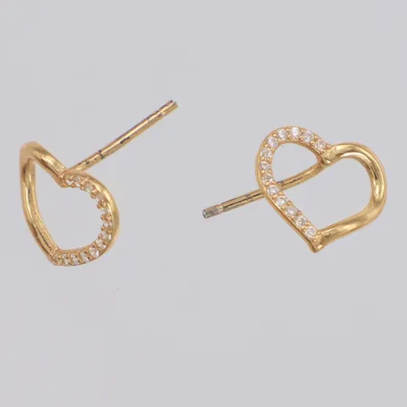 Ett par örhängen med vita stenar, förgyllda, defekta, böjda stift, 925/1000 silver Vikt: 0,8 g