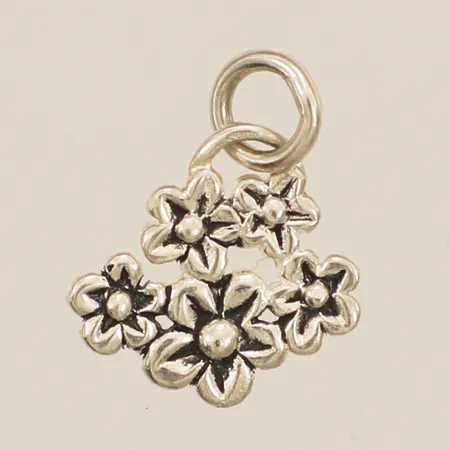Hänge blommor längd 11mm, bredd 8mm silver 925/1000 Vikt: 0,5 g
