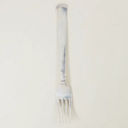 Förrättsbestick Rosenholm 6 gafflar 13,7cm 6 knivar 16,5cm, GAB olika år, knivar med stålblad, fyllda skaft, silver 830/1000 Vikt: 300,8 g